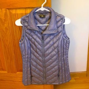 Small light weight gray vest